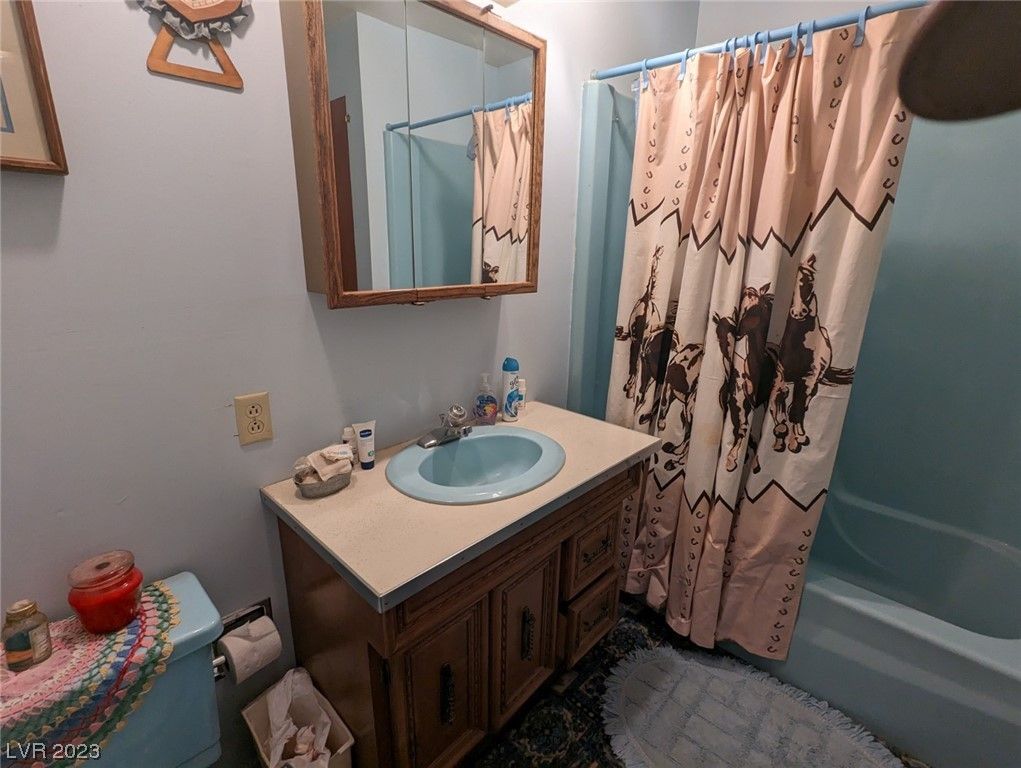 Photo 33
