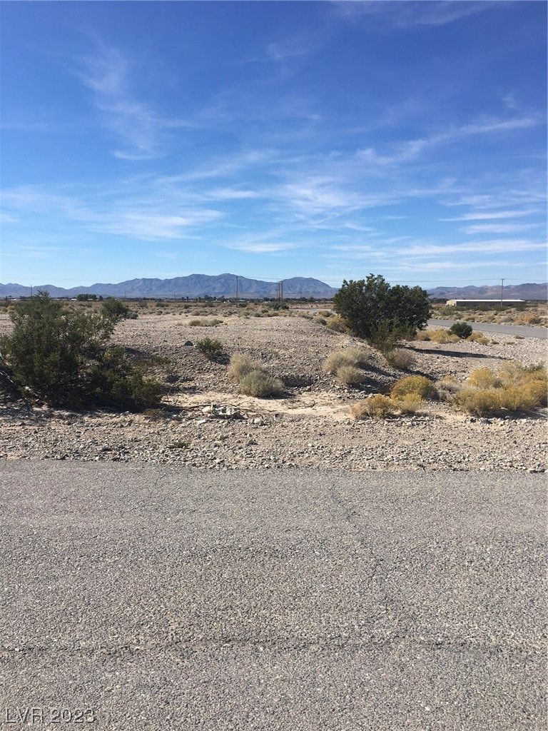 620 North Humahuaca Street — photo 2 of 3