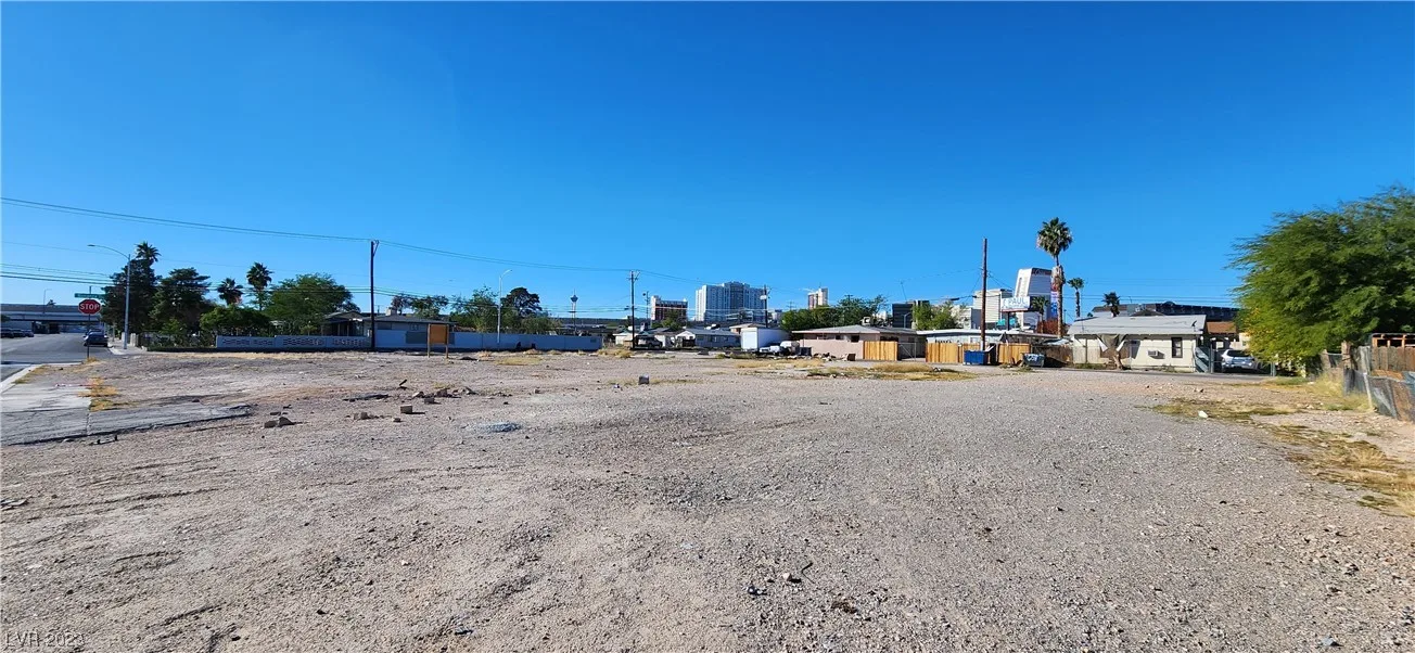920 East Bonanza Road — photo 4 of 6