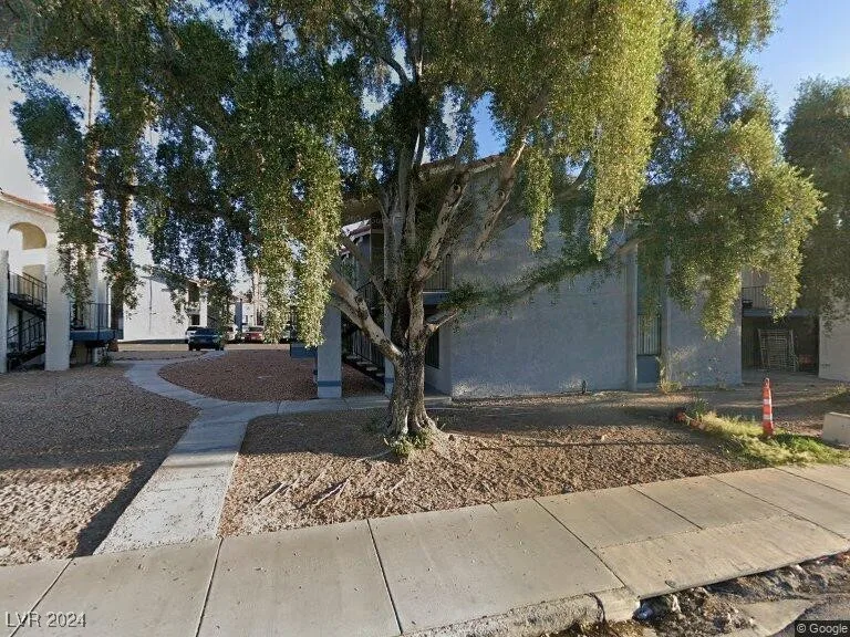4664 West Twain Avenue — photo 2