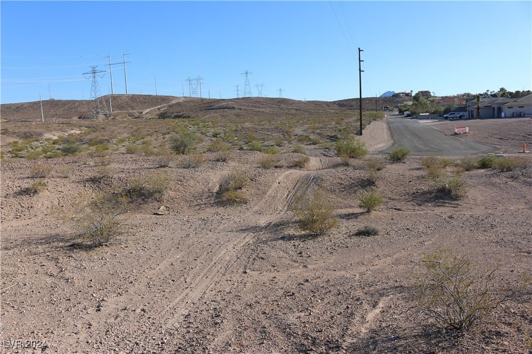 Cadiz Avenue — photo 2 of 26