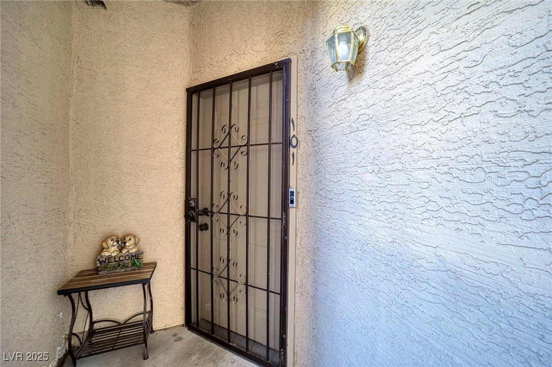 2173 Aspen Mirror Way 101 — photo 3