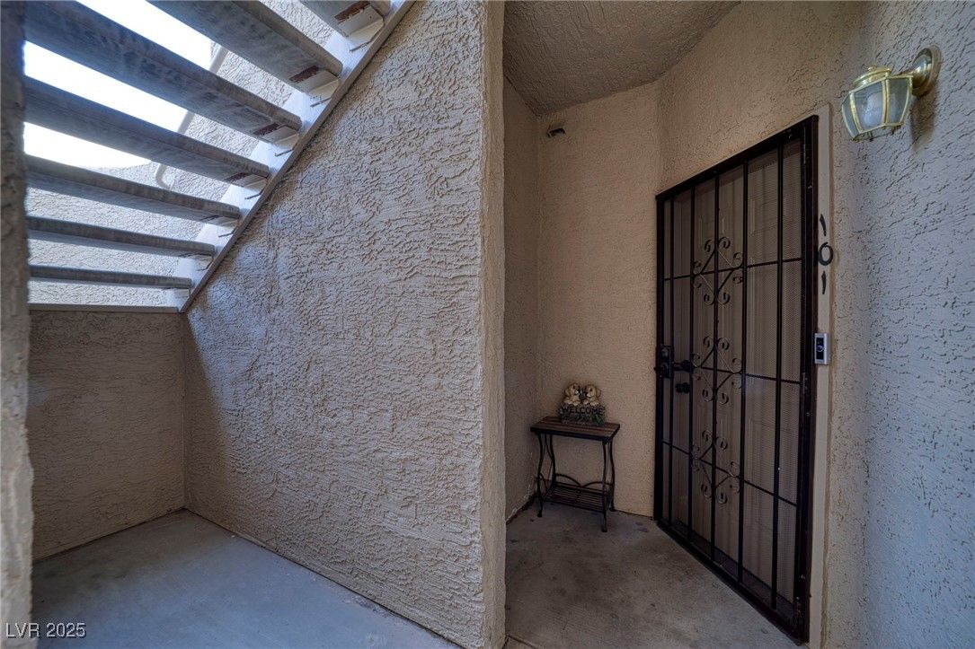 2173 Aspen Mirror Way 101 — photo 4