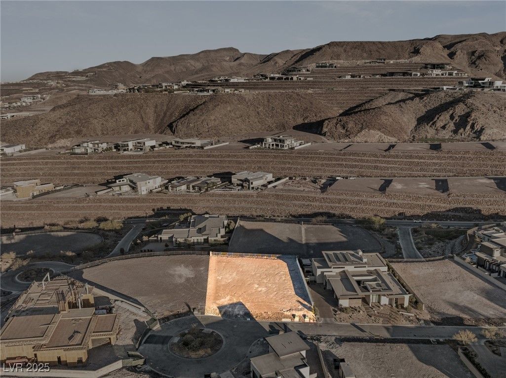 20 Sanctuary Peak Court — photo 2