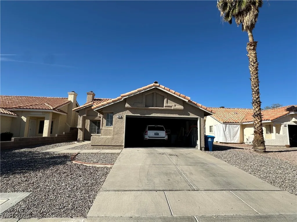 2266 Carved Canyon Lane — photo 3