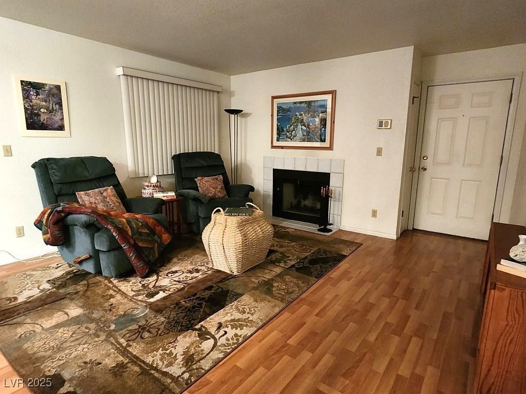 1964 Las Palmas Lane 141 — photo 2 of 12