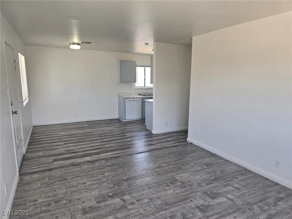1724 Breckenwood Court 4 — photo 5