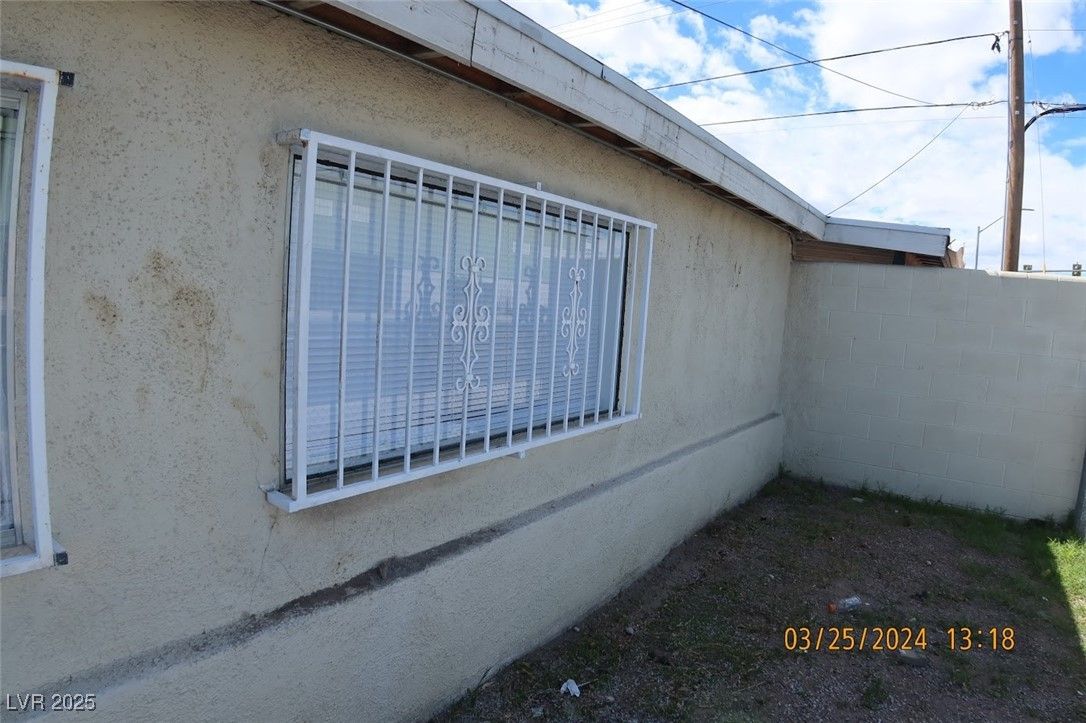 10 East Bonanza Road — photo 2