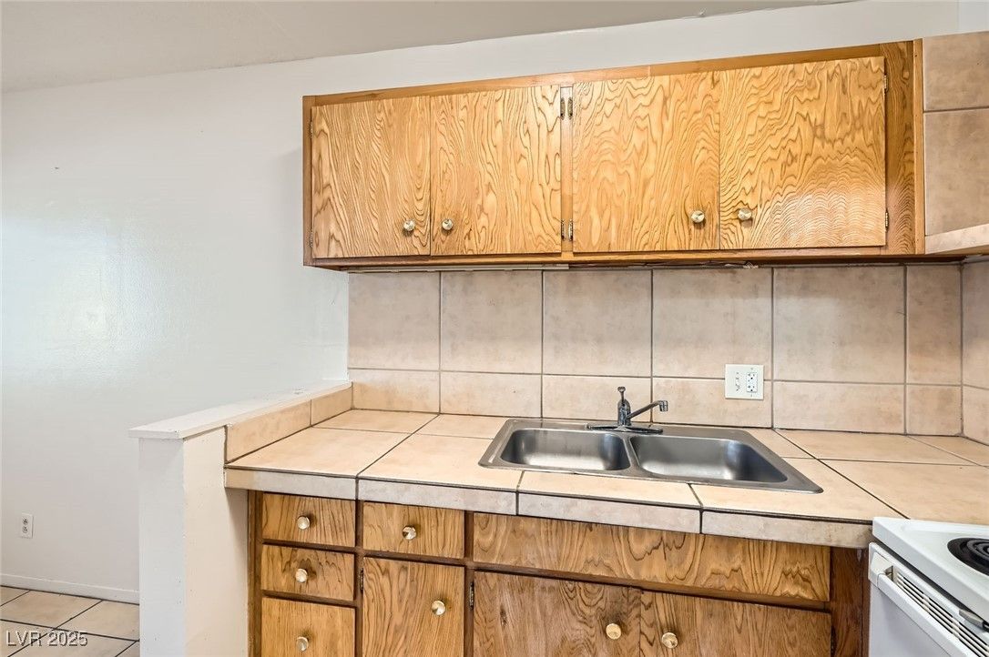 212 Orland Street 19 — photo 4 of 16