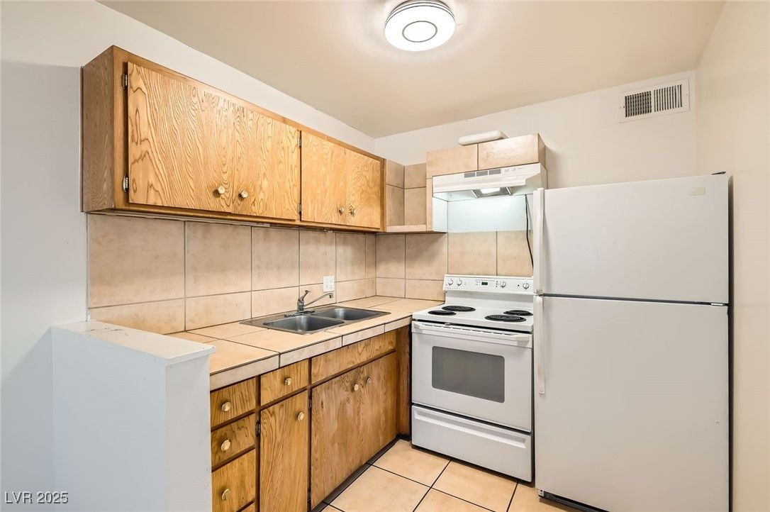 212 Orland Street 19 — photo 5 of 16