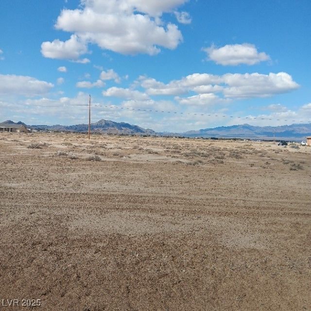 2860 Carnation Way — photo 3 of 7