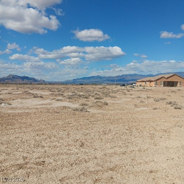 2860 Carnation Way — photo 4 of 7