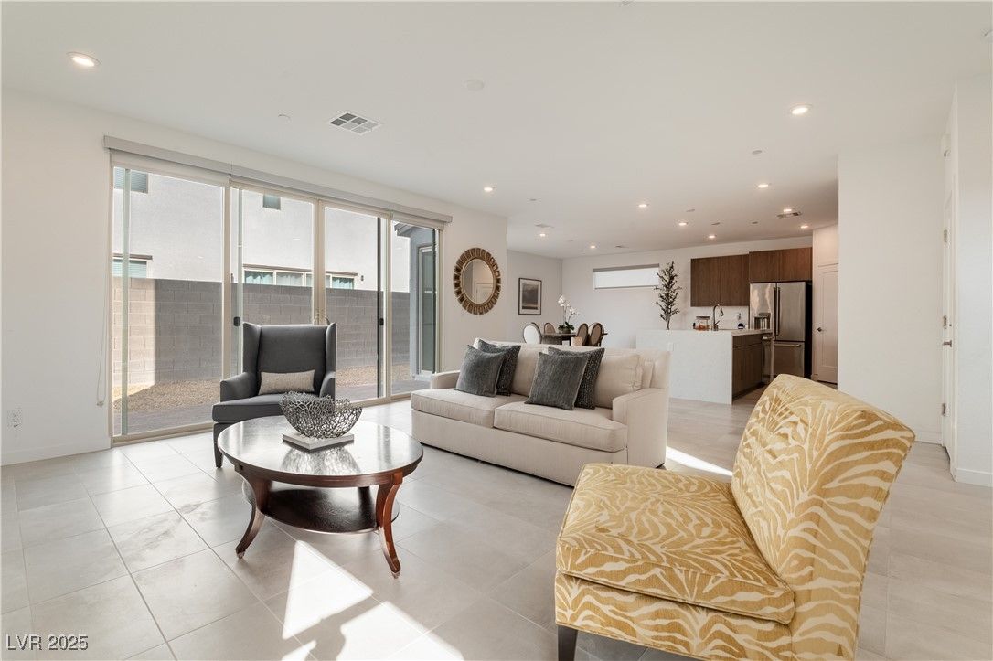 2526 Verdello Street — photo 3 of 15