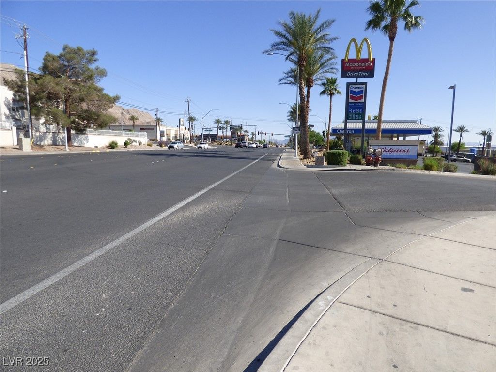 2085 North Hollywood Boulevard — photo 3 of 4