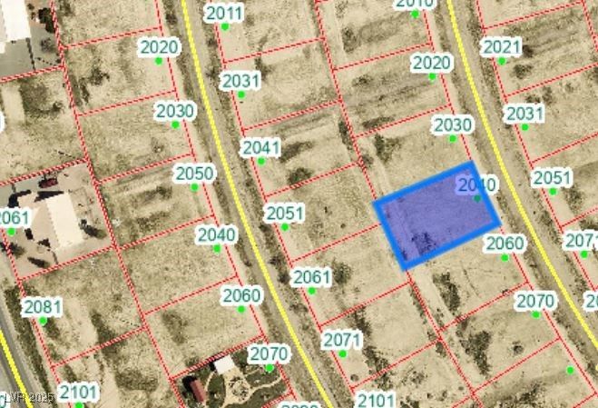 2040 South Yosemite Avenue — photo 3 of 3