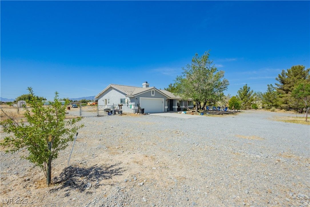 2251 Bridger Street — photo 3