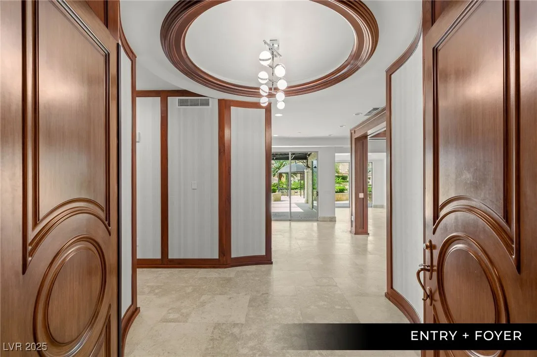 9101 Alta Drive 102 — photo 3