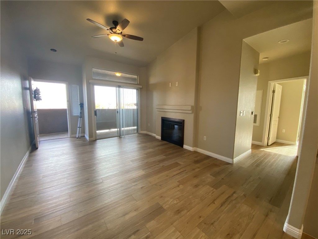 3504 Desert Cliff Street 202 — photo 3
