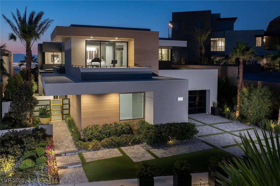 523 Overlook Rim Drive — photo 2