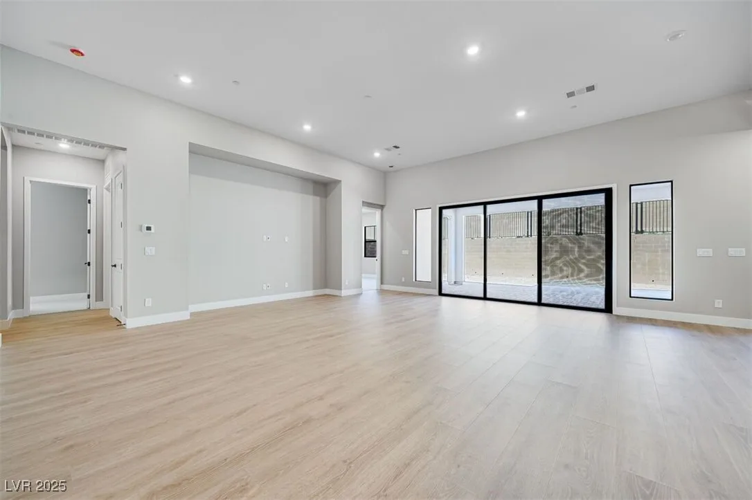 489 Carter House Way — photo 3