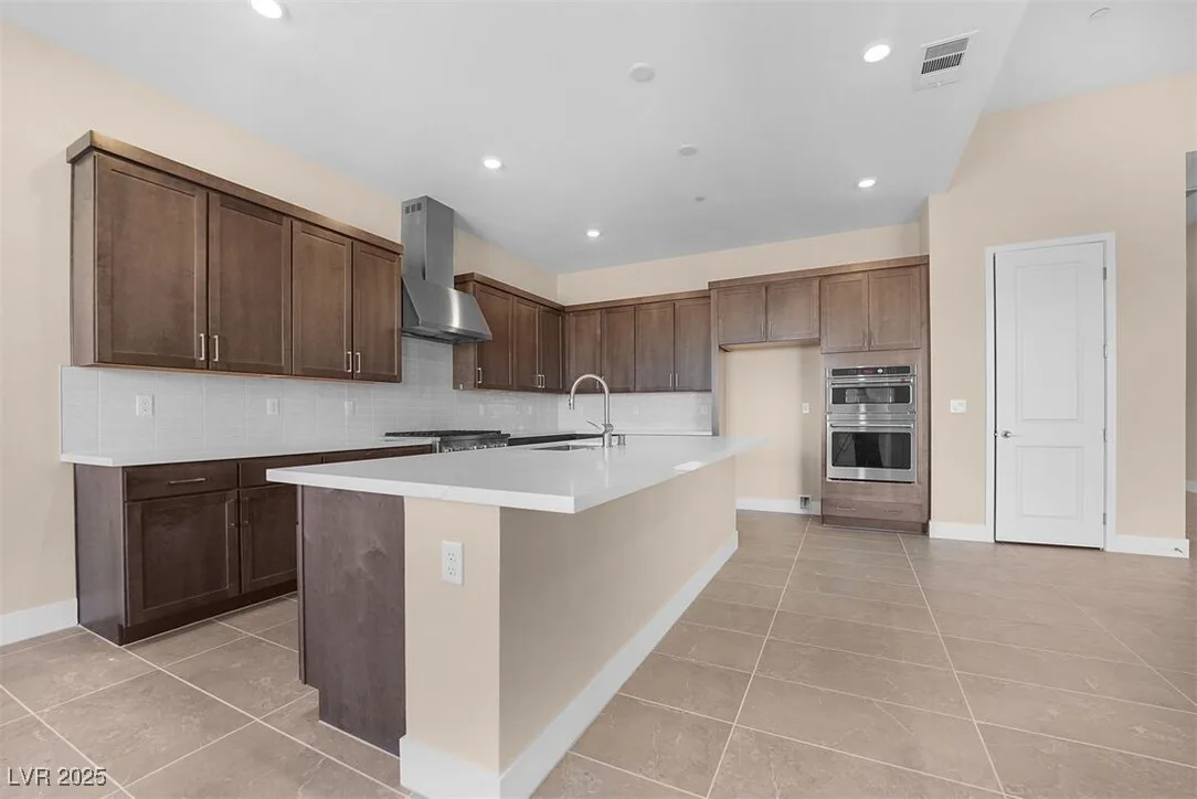 12212 Elderwood Street — photo 2