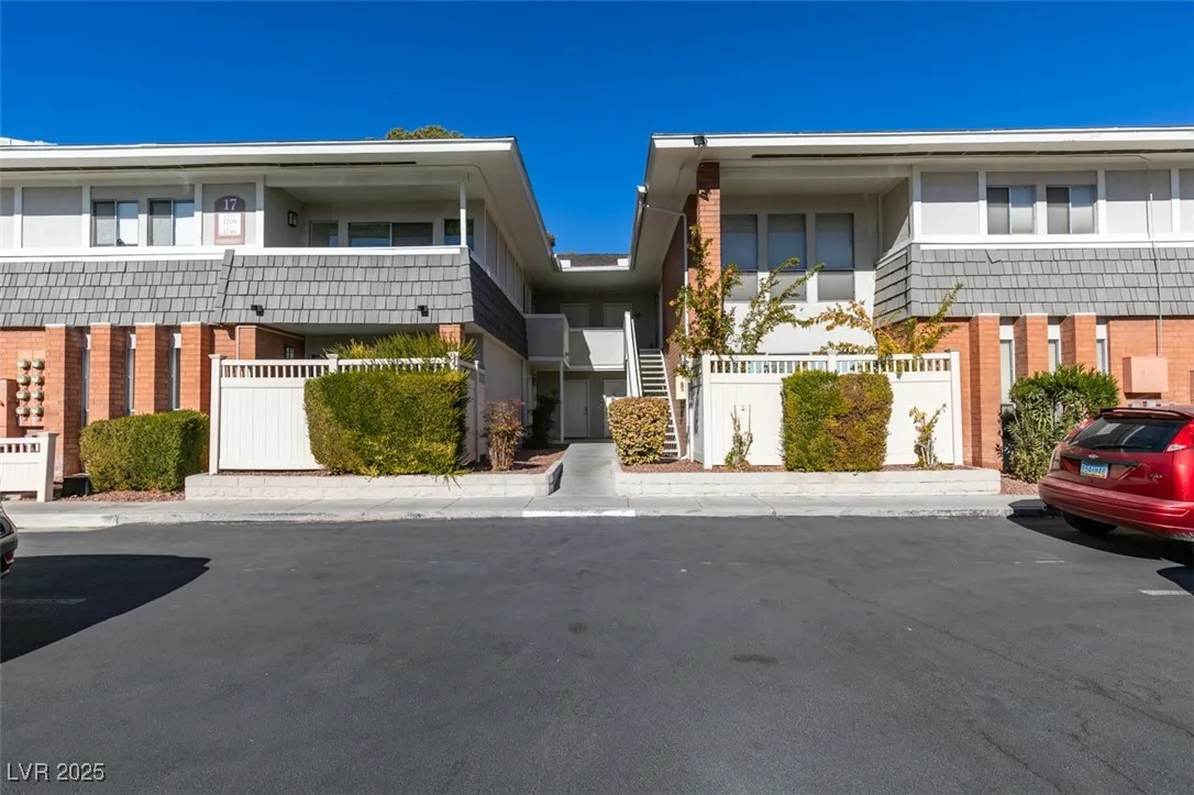 668 Oakmont Avenue 1715 — photo 4