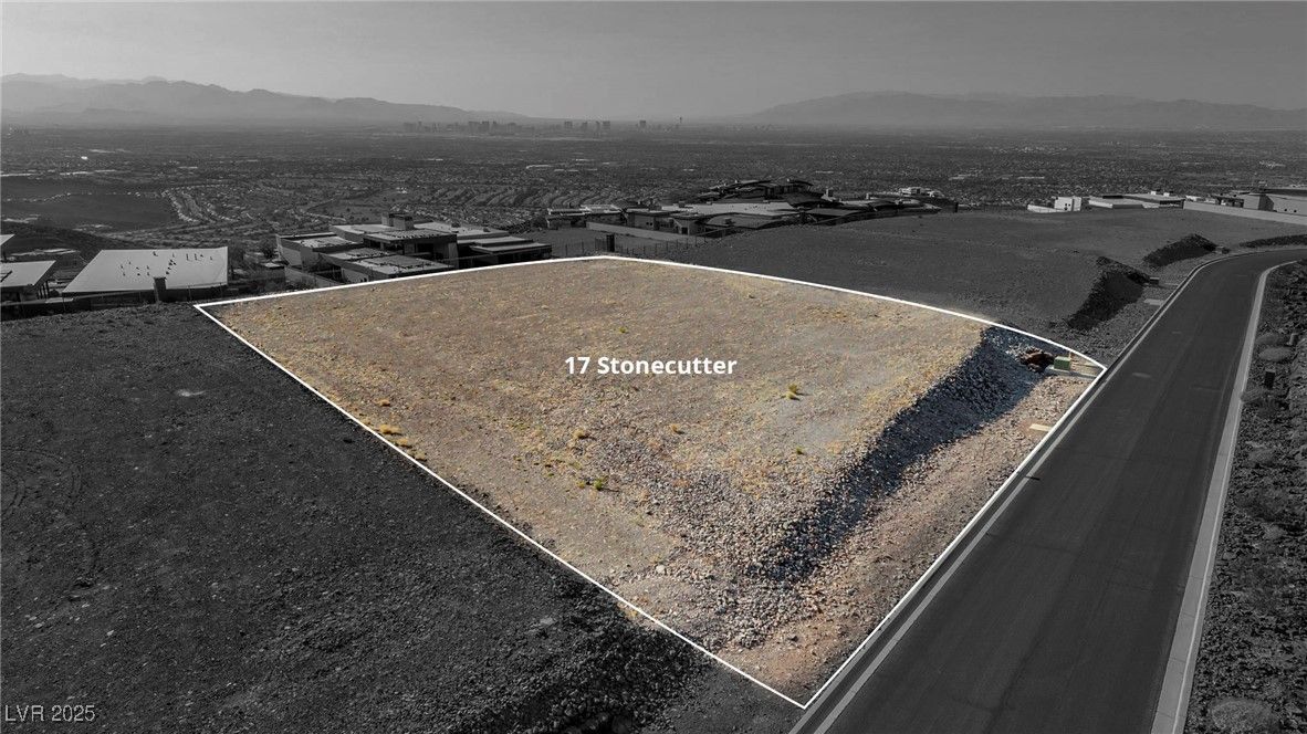 17 Stonecutter - Land Court — photo 2 of 10