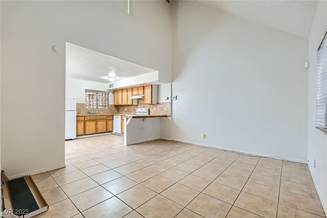 5125 Gray Lane B — photo 2