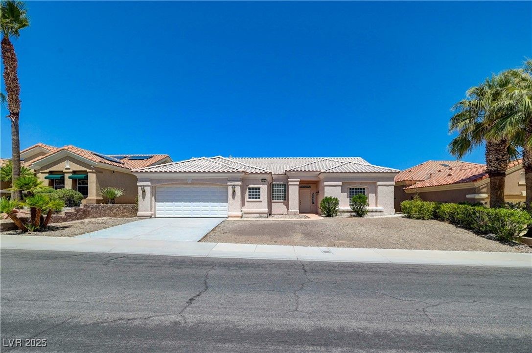 2124 Bay Tree Drive — photo 3 of 16