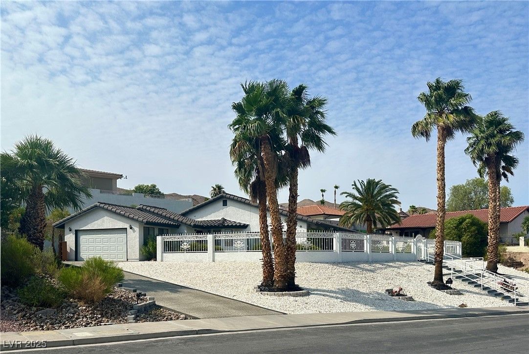 935 Vista Lago Way — photo 1