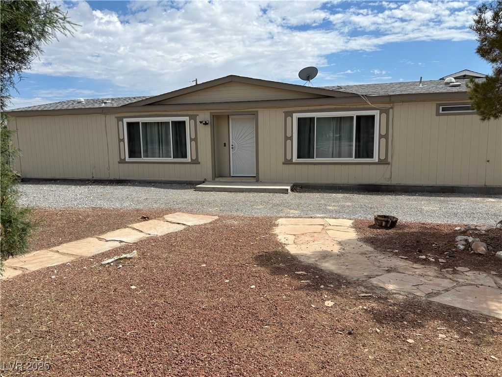 1371 West Basin Avenue — photo 3