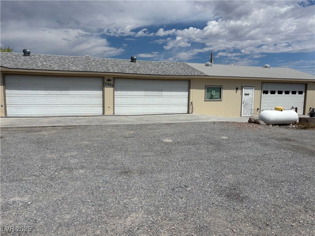 1371 West Basin Avenue — photo 4