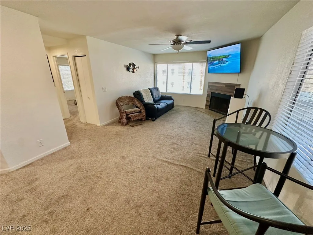 2060 Mesquite Lane 205 — photo 3 of 18