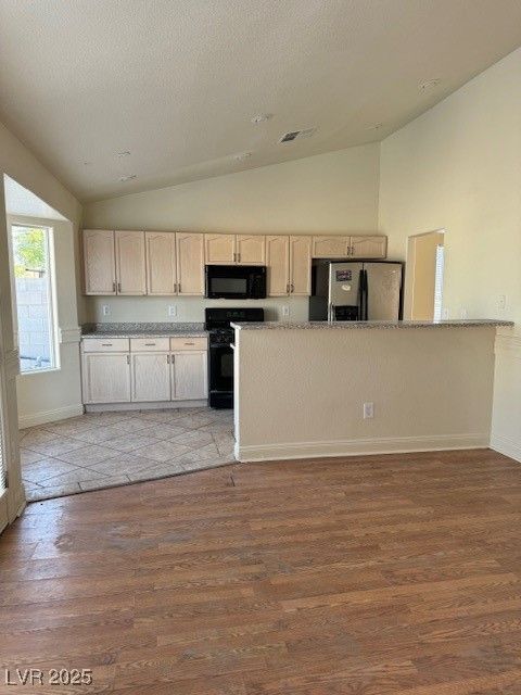 4848 Califa Drive — photo 5 of 20