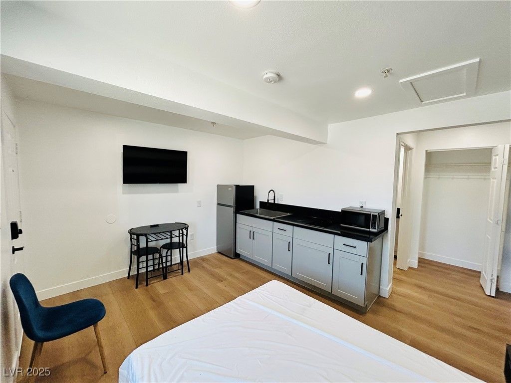 1418 South 3rd Street — photo 4 of 12