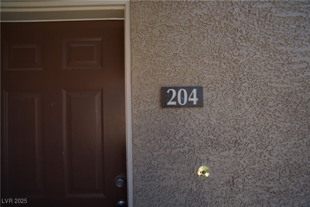 10245 South Maryland Parkway 204 — photo 3 of 15