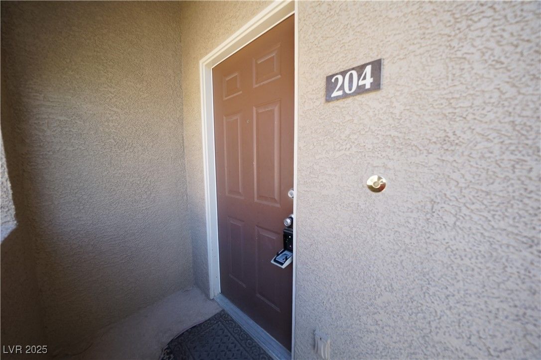10245 South Maryland Parkway 204 — photo 4 of 15