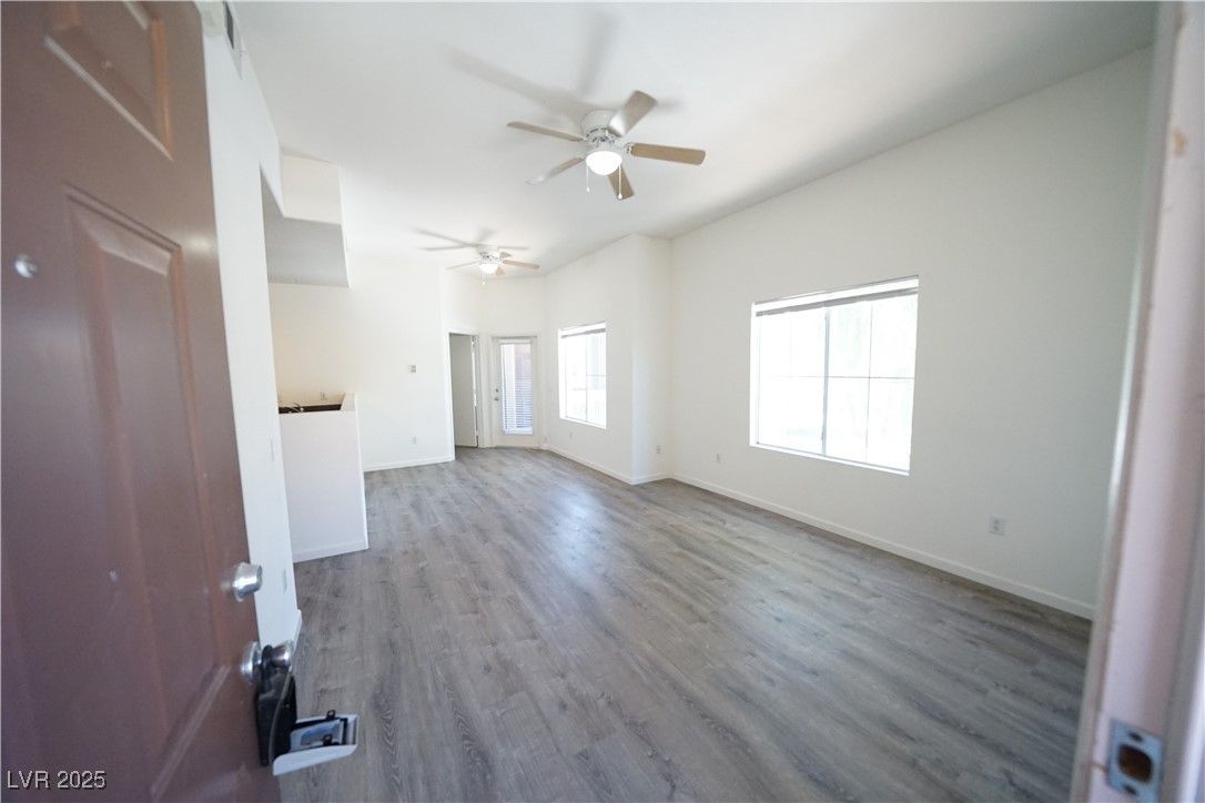 10245 South Maryland Parkway 204 — photo 5 of 15