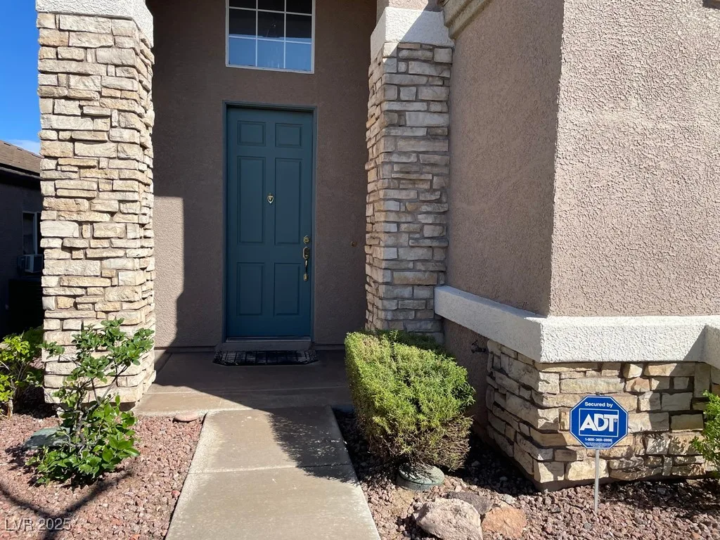 170 Arches Court — photo 2