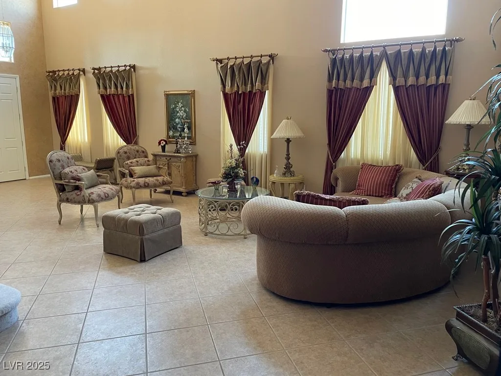 170 Arches Court — photo 3