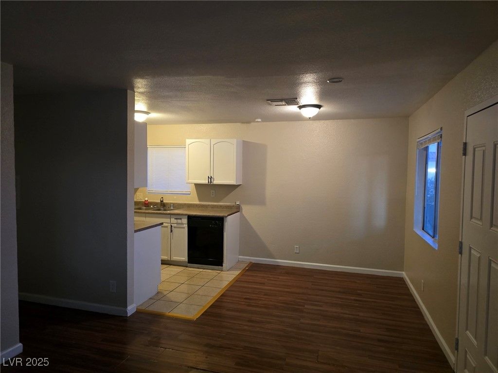 1724 Breckenwood Court 2 — photo 3