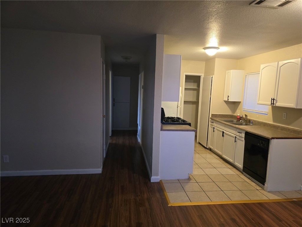 1724 Breckenwood Court 2 — photo 5