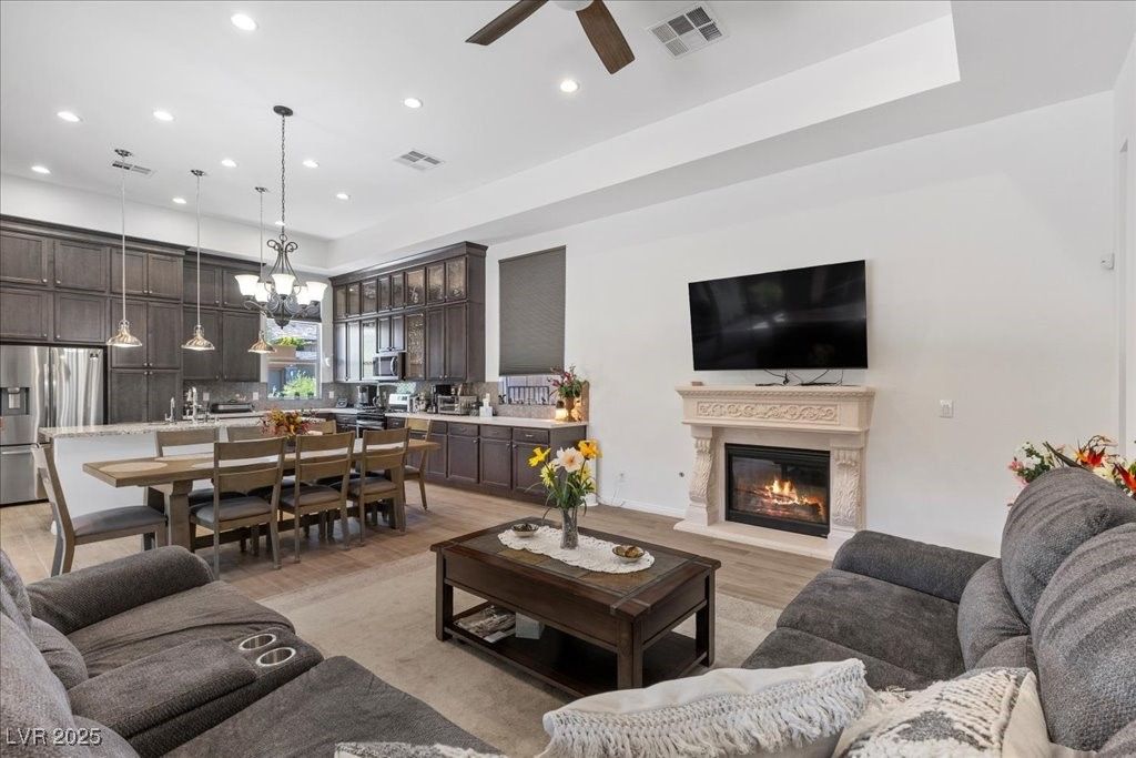 6722 Desert Crimson Street — photo 2