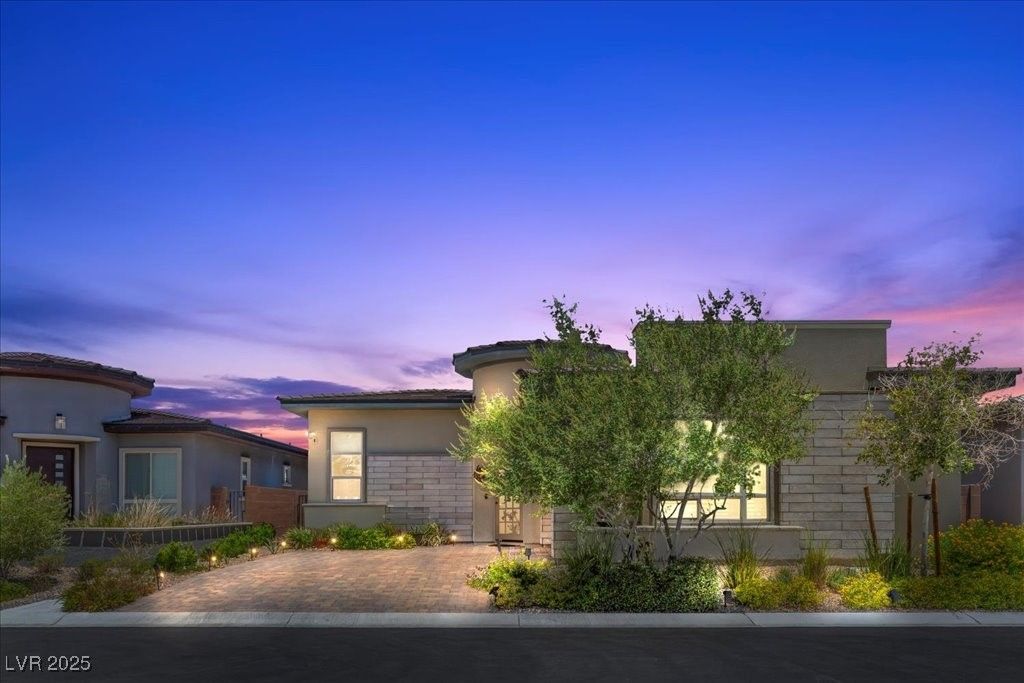 6722 Desert Crimson Street — photo 4