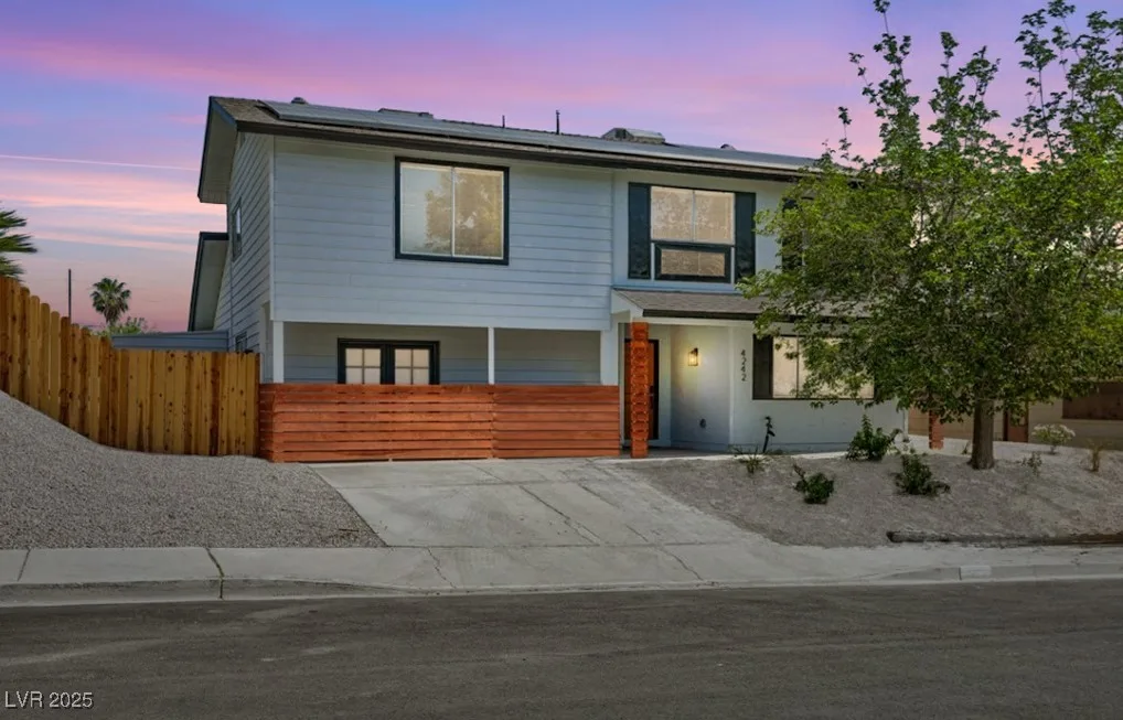 4242 Tarkin Avenue — photo 2