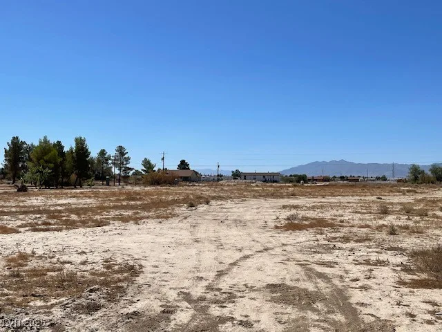 2821 West Silver Sage Drive — photo 2 of 2