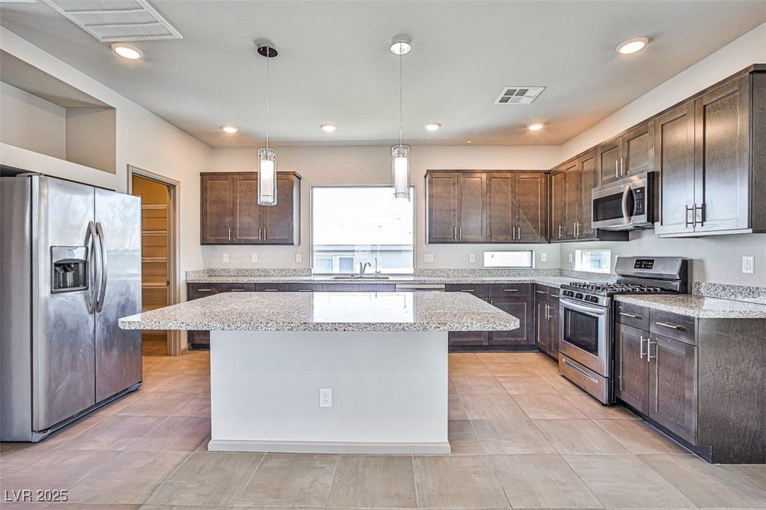 8052 Haywood Estate Avenue — photo 3