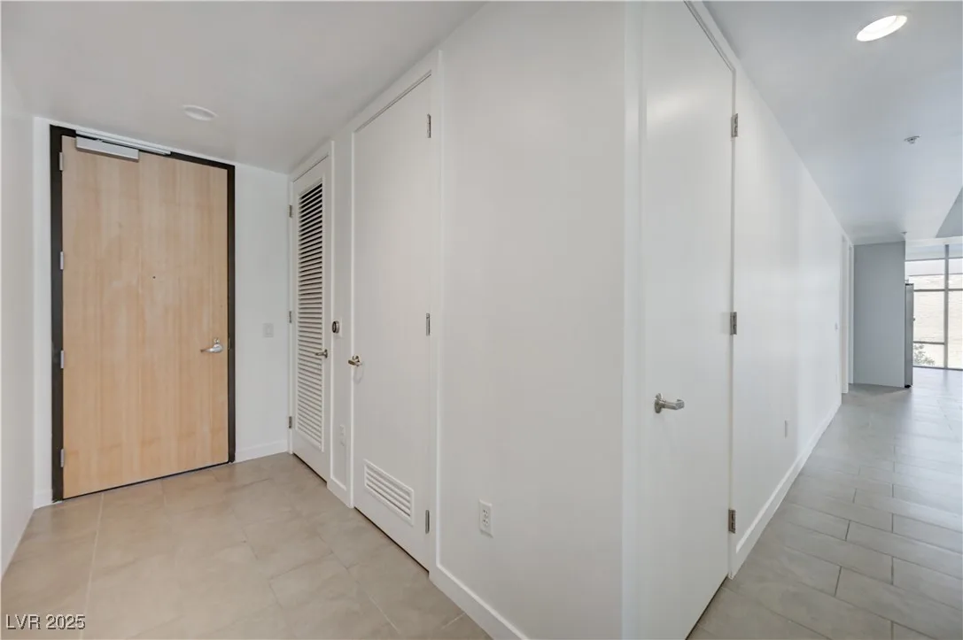 353 East Bonneville Avenue 289 — photo 2