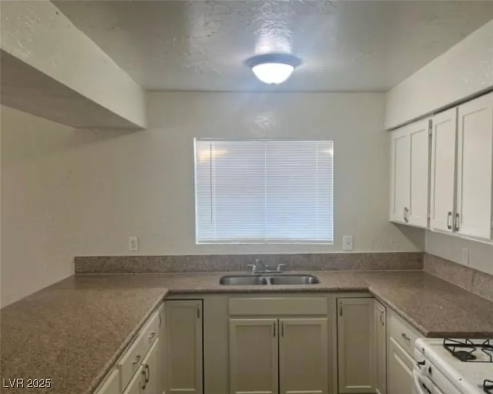3630 Three Bars Court — photo 4