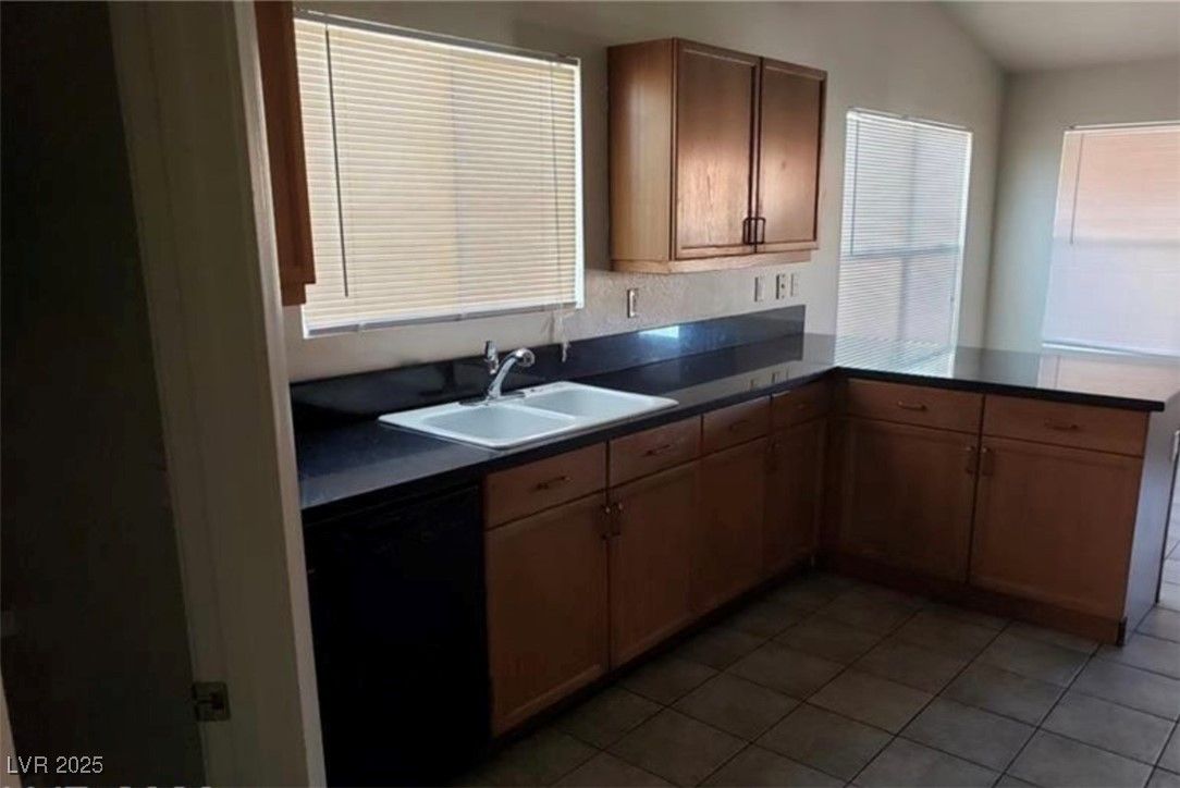 6132 Peggotty Avenue — photo 5 of 24